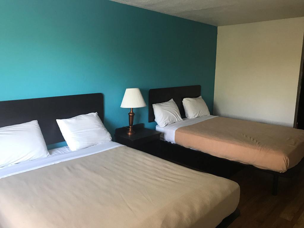 Motel 6 Troy Mo Exterior photo